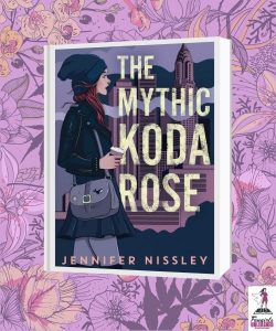 La portada de Mythic Koda Rose sobre fondo floral púrpura