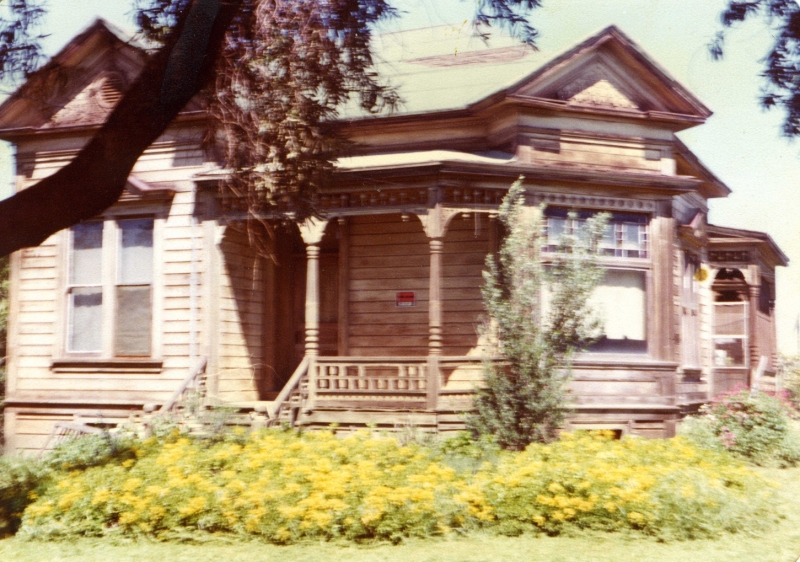 Este es el 1916 de Stone Avenue, tal como apareció alrededor de 1978.