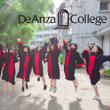 Los graduados de la universidad DeAnza saltan simultáneamente.