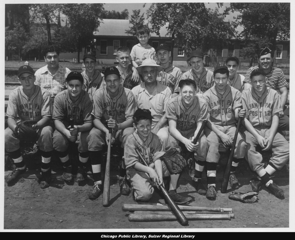 Kids baseball team photo
