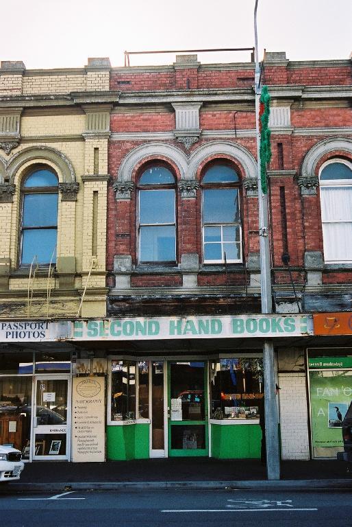 Second Hand Books, 390 Colombo Street. Kete Christchurch Colombo_Street_390.jpg